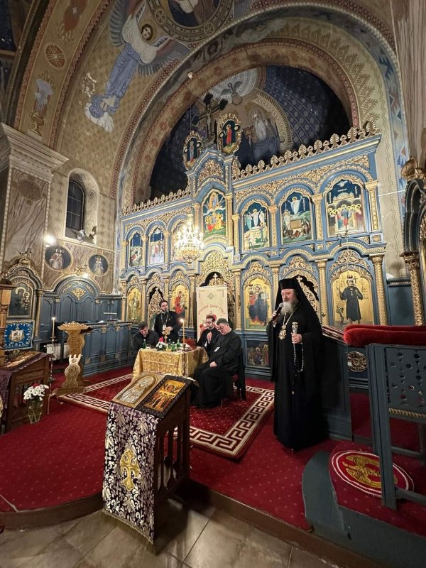 Profesori din Timișoara în dialog cu preoții din Episcopia Dacia Felix 290001