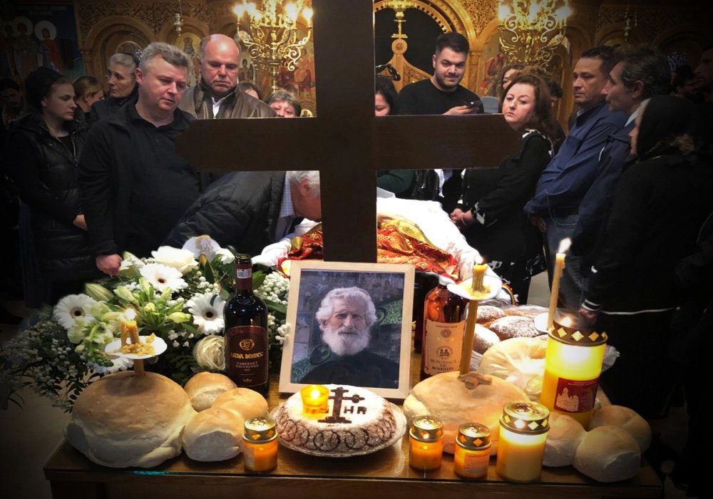 Părintele Petru Dărăscu (1926-2024) - o viață în slujba lui Dumnezeu și a oamenilor 290158