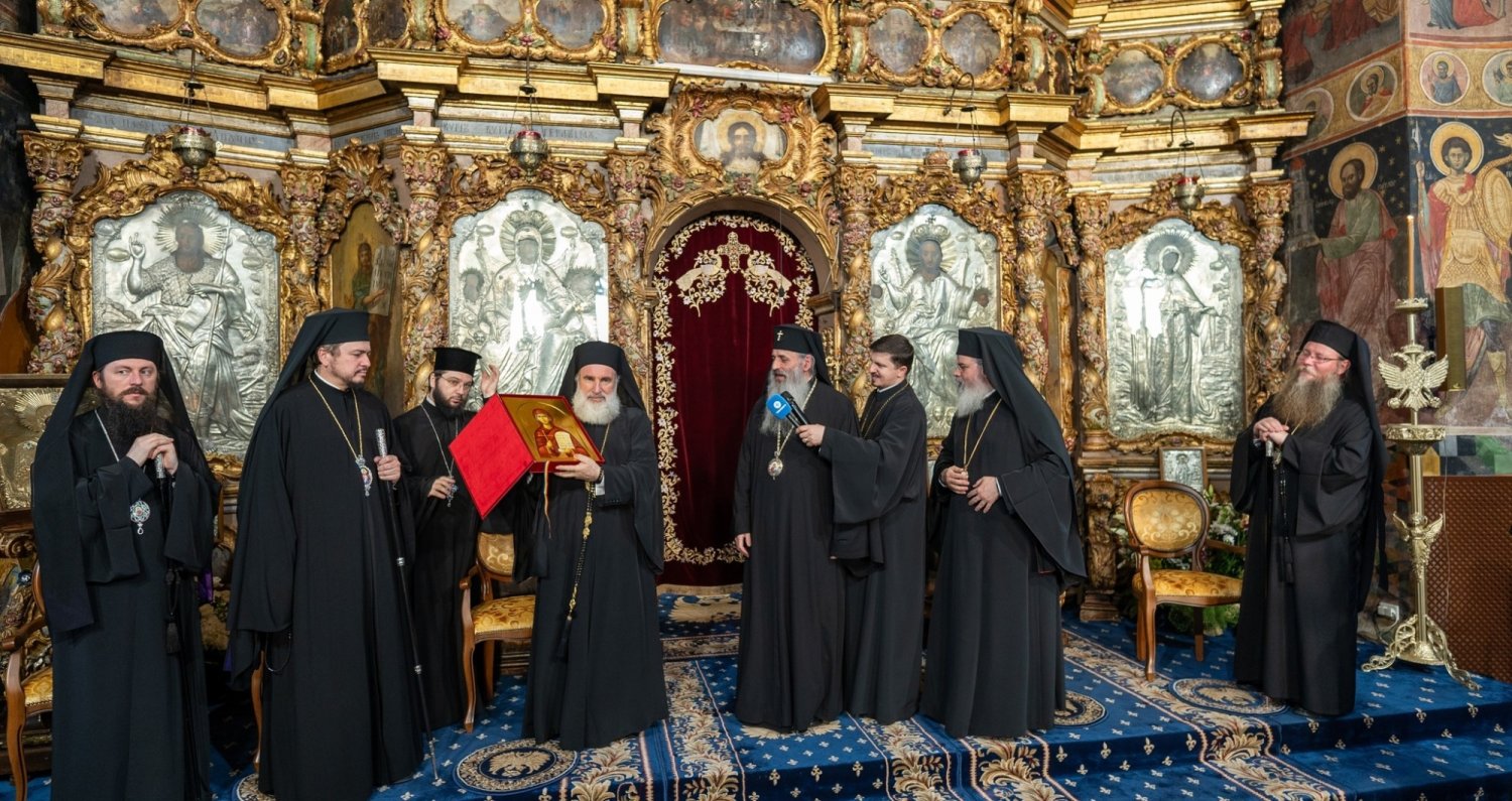 Moment aniversar pentru Arhiepiscopul Romanului și Bacăului 290282