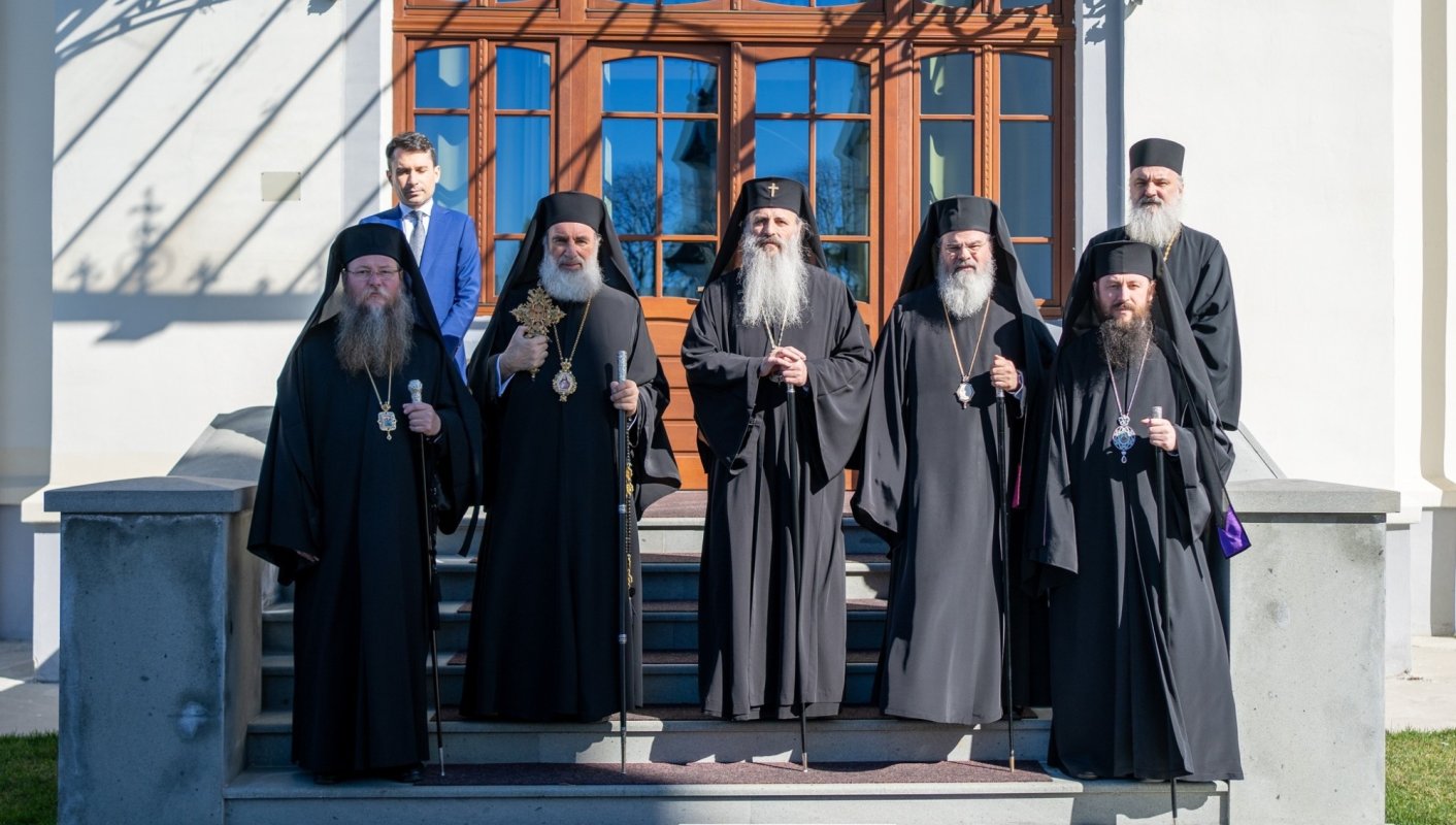 Moment aniversar pentru Arhiepiscopul Romanului și Bacăului 290283