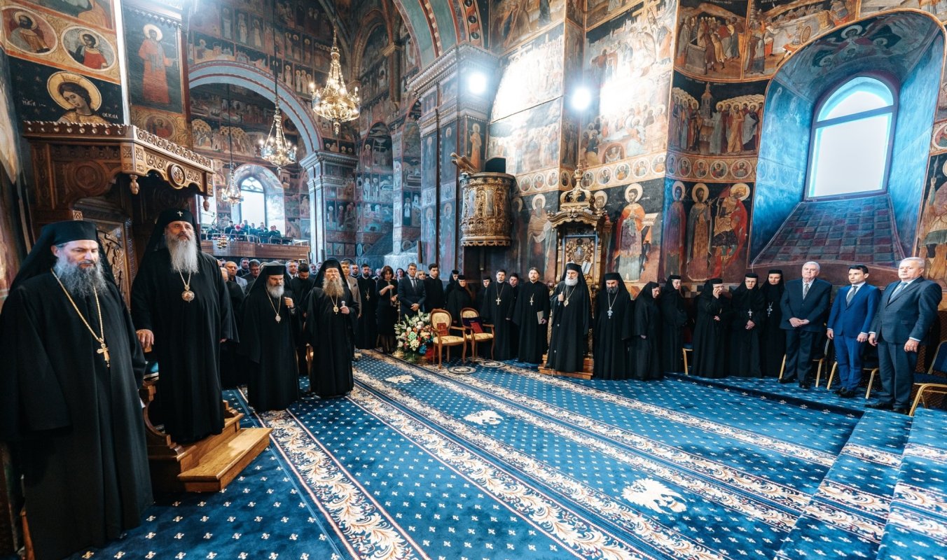 Moment aniversar pentru Arhiepiscopul Romanului și Bacăului 290284
