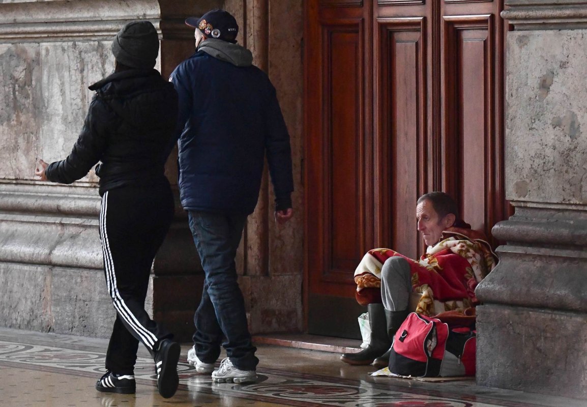 Aproape 6 milioane de italieni trăiesc în „sărăcie absolută” 290317