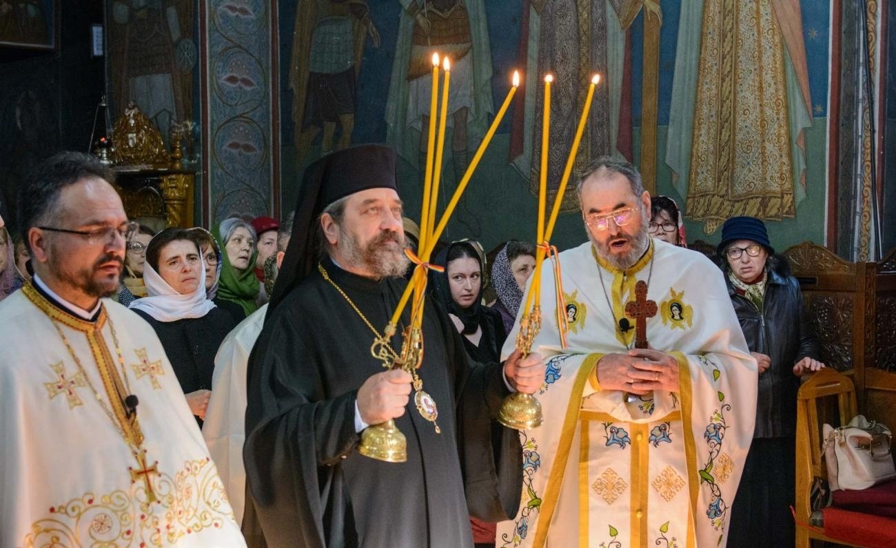 Binecuvântare la Parohia „Sfinţii Arhangheli” din Pașcani 290439