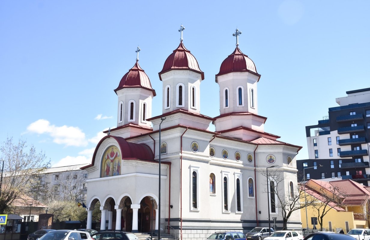 Slujiri arhiereşti la Cluj‑Napoca şi Bistriţa 290329