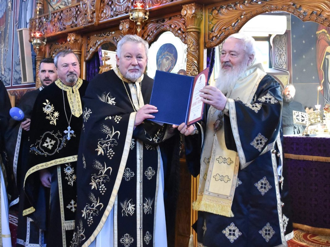 Slujiri arhiereşti la Cluj‑Napoca şi Bistriţa 290330