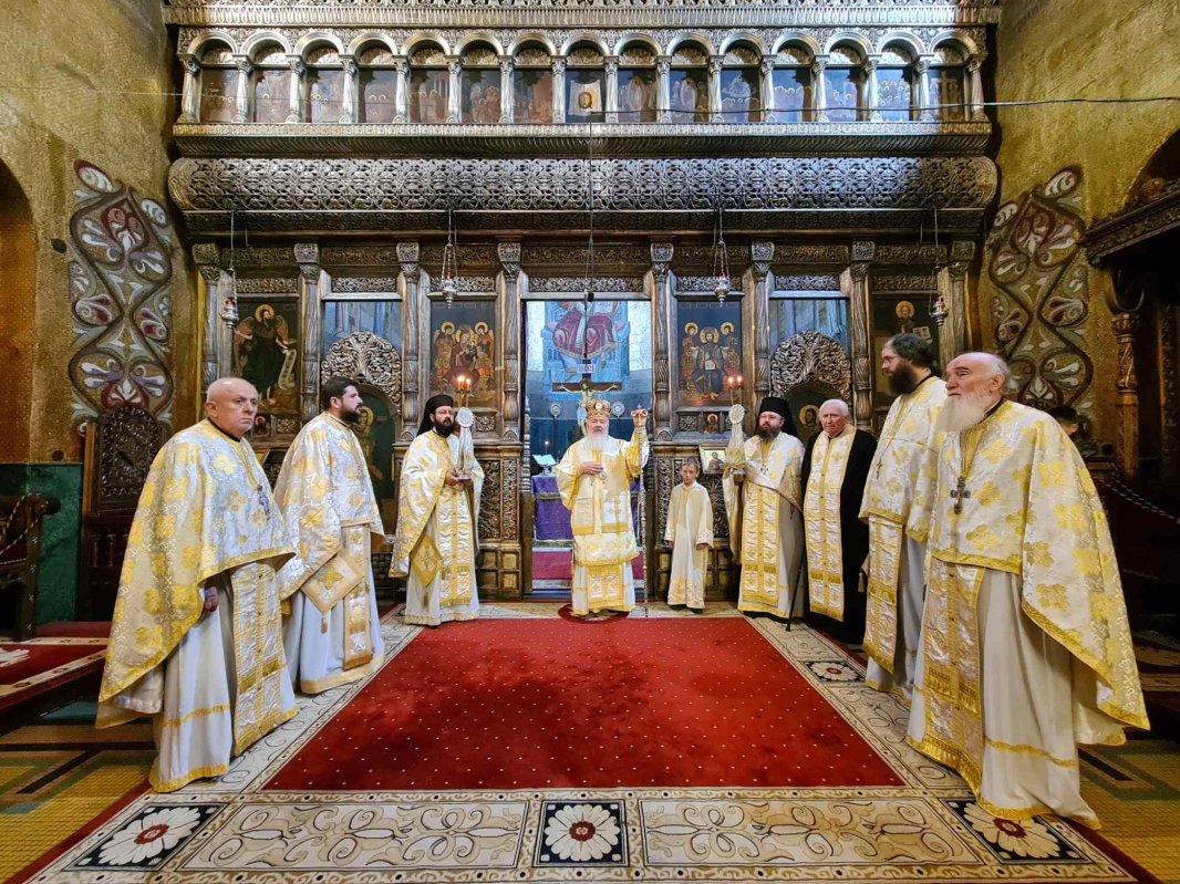 Slujiri arhiereşti la Cluj‑Napoca şi Bistriţa 290332