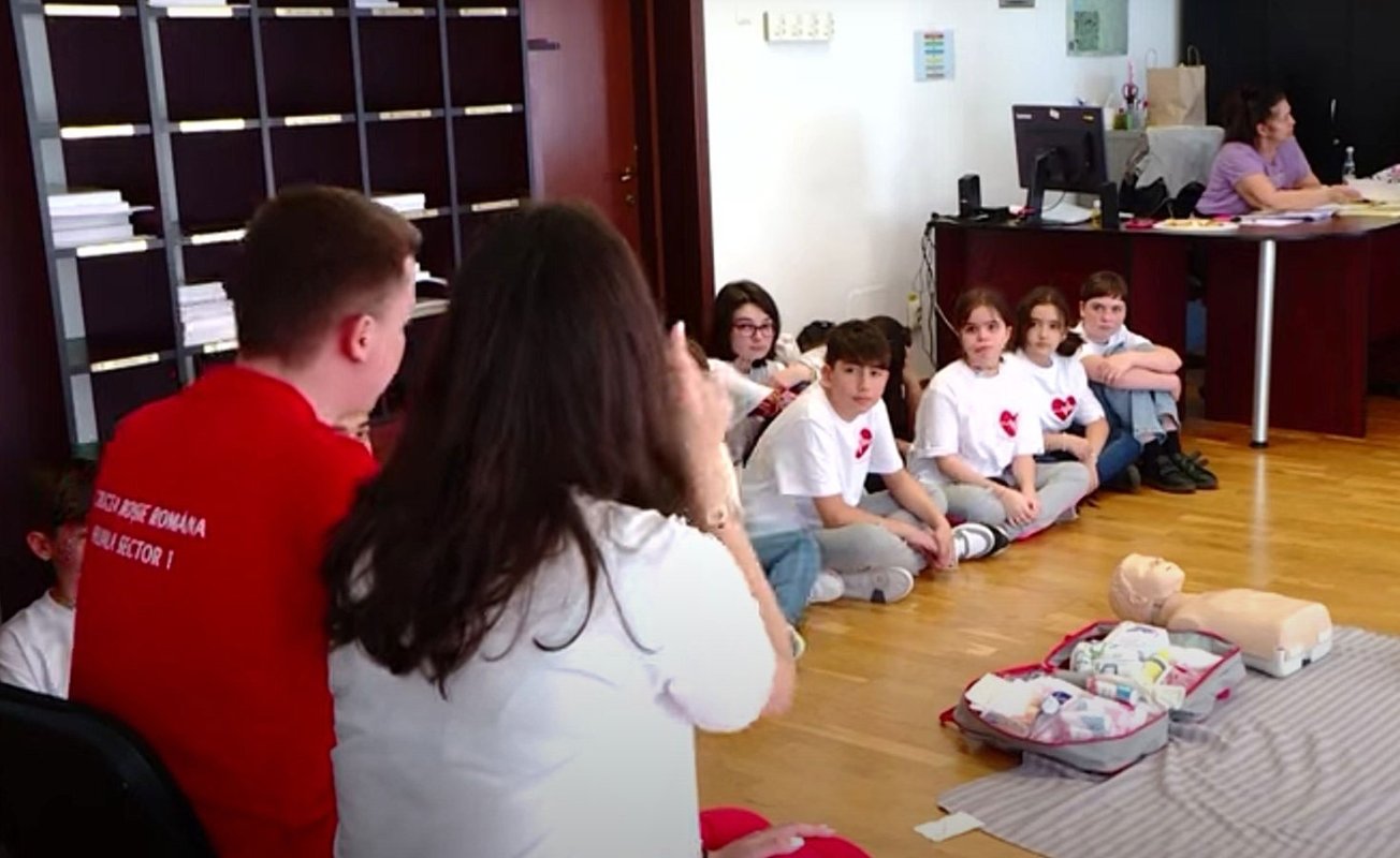 Curs de prim ajutor pentru tineri la Protoieria Sector 1 Capitală 290539