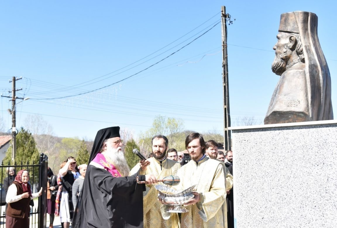 Dezvelirea bustului Mitropolitului Bartolomeu Anania la Glăvile 290537