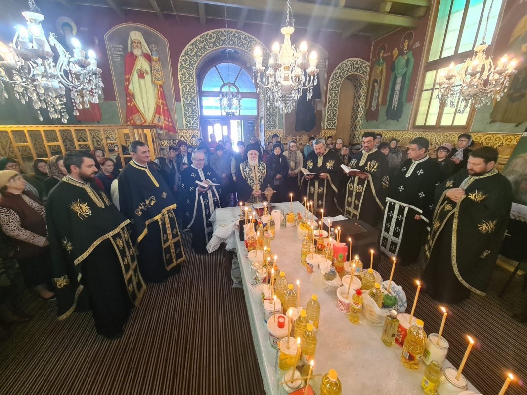 Slujire și binecuvântare în parohia tulceană Turcoaia 290769