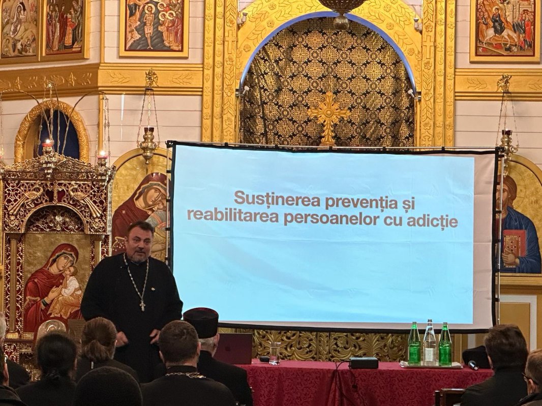 Pastorația persoanelor cu adicții, discutată de clerici români din Italia 290906