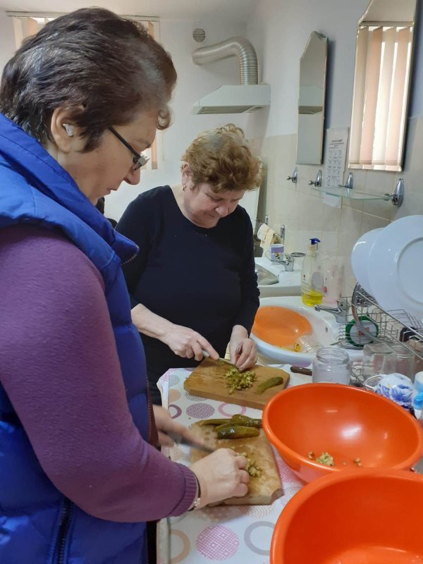 Lucrare filantropică la Centrul „Sfântul Meletie” din Alba Iulia 290086