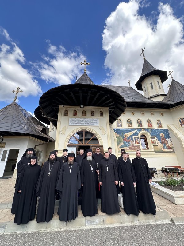 Episcopul Daciei Felix la un așezământ monahal din județul Suceava 291214