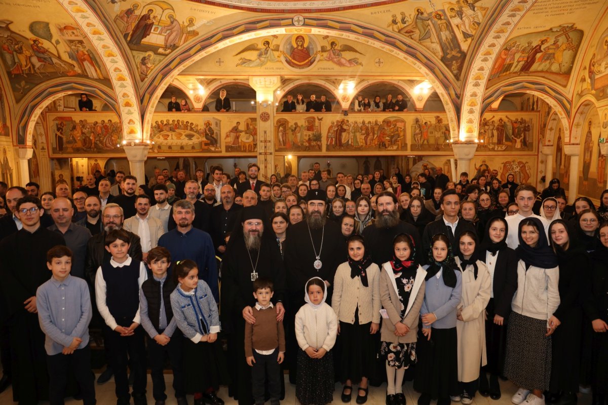 Episcopul Europei de Nord a slujit într-o parohie din Paris 291206