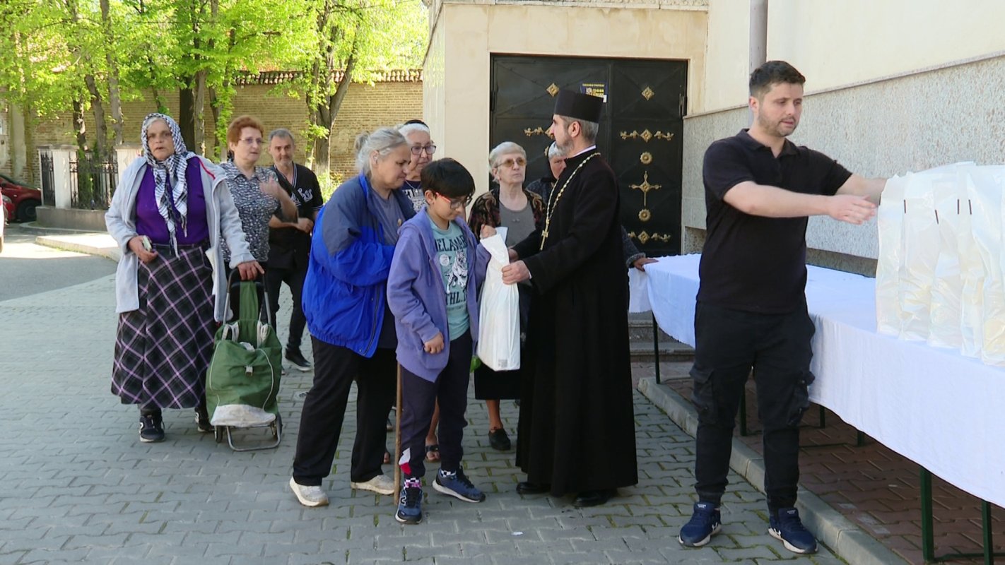 Parohia Mărcuța a oferit daruri de Ziua internațională a romilor 291220