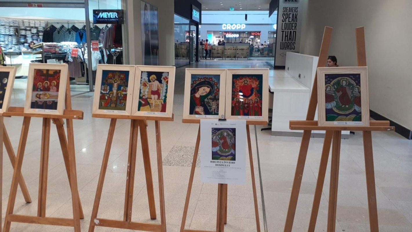 Expoziție cu tematică pascală la Iulius Mall Iași 291261