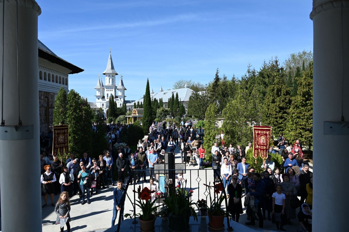 Hramul Mănăstirii „Sfânta Cruce” din Oradea 291256