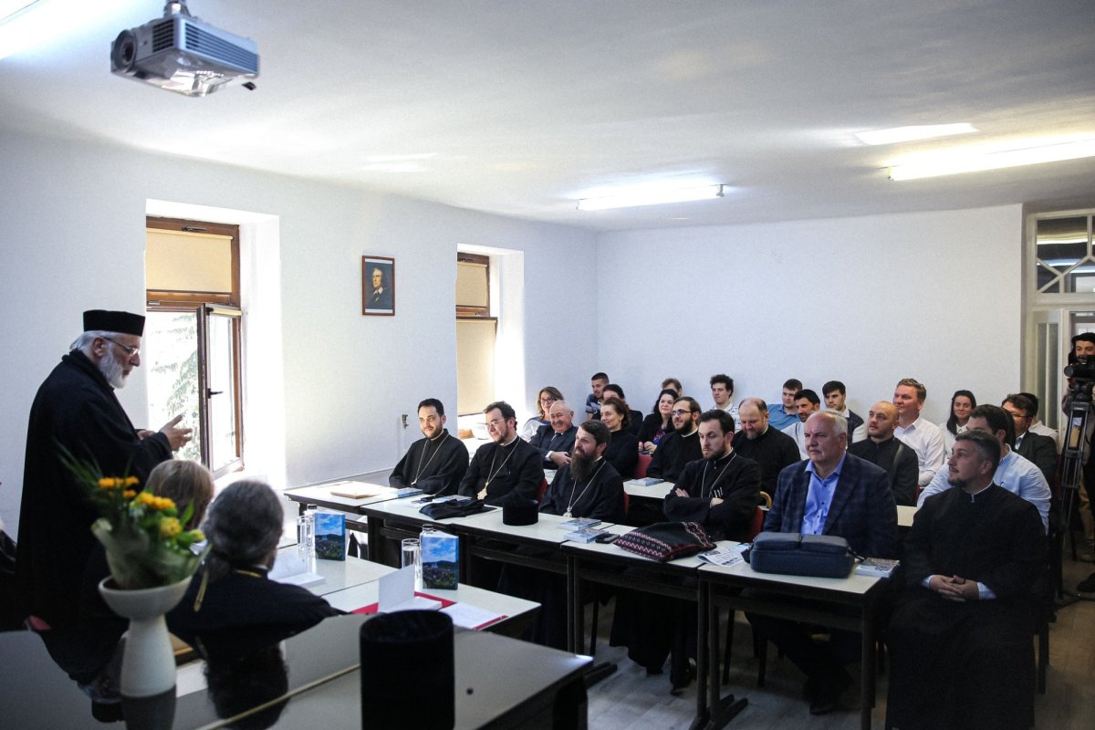 Lansarea volumului „Toată vremea-și are vreme” în limba maghiară la Cluj-Napoca 291443