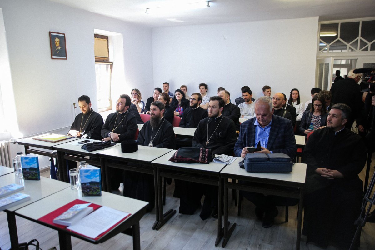 Lansarea volumului „Toată vremea-și are vreme” în limba maghiară la Cluj-Napoca 291445