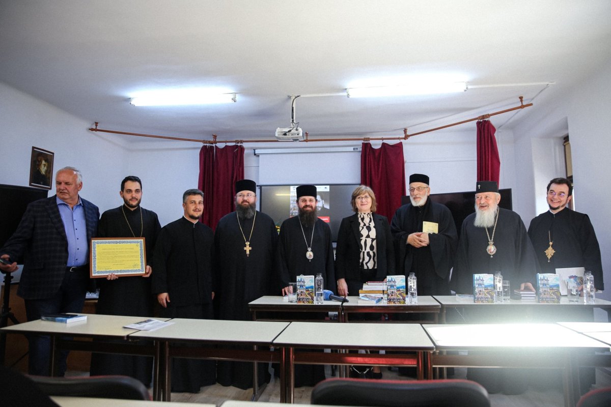 Lansarea volumului „Toată vremea-și are vreme” în limba maghiară la Cluj-Napoca 291447