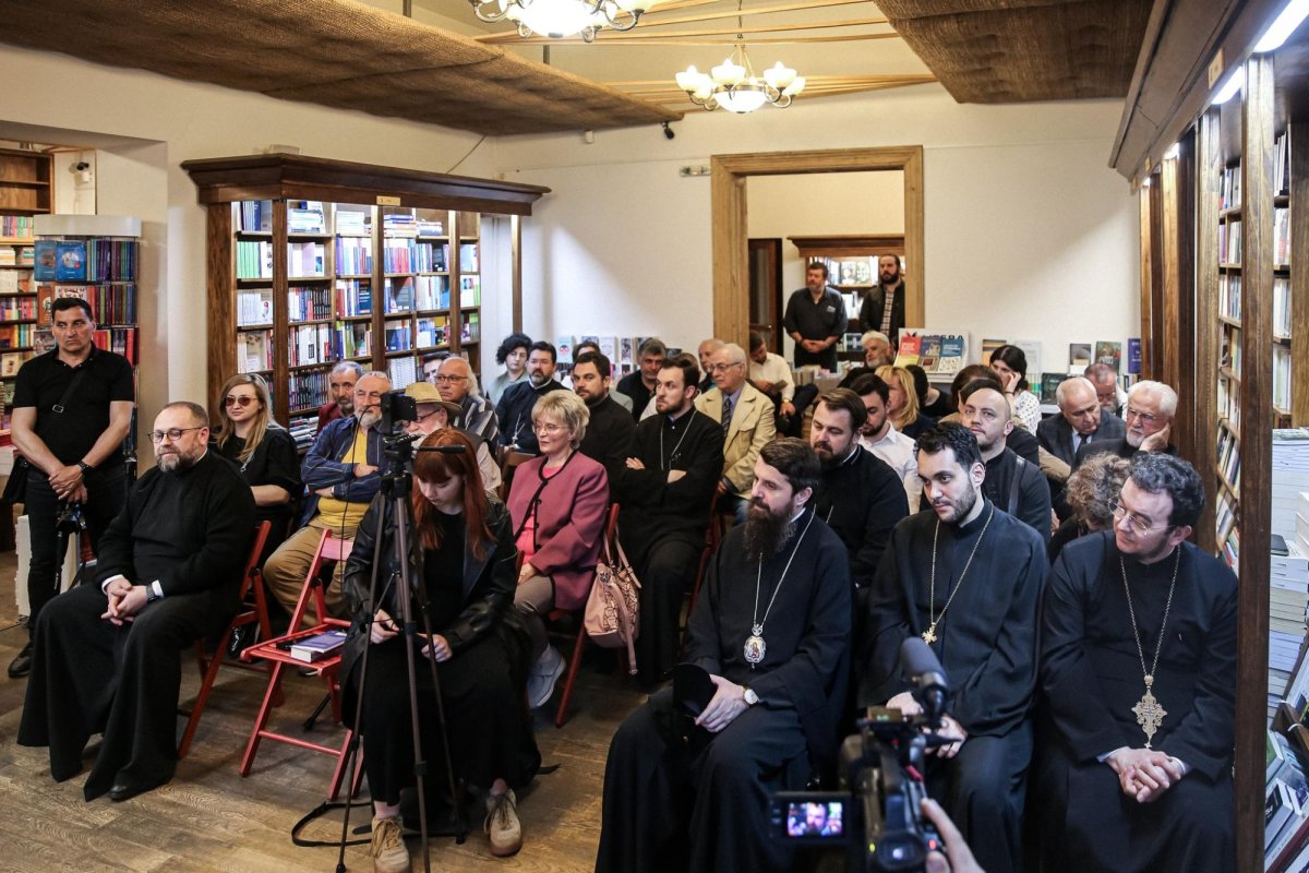 Lansarea volumului „Toată vremea-și are vreme” în limba maghiară la Cluj-Napoca 291449