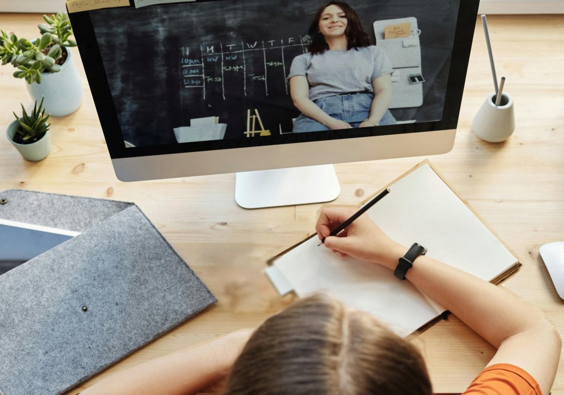 Bani de calculatoare pentru elevi şi studenţi 291551