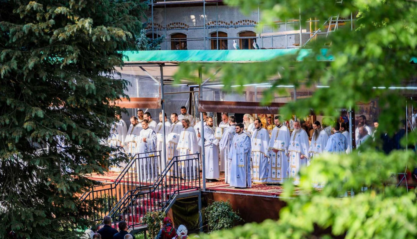 „Scara Raiului”, evocată la Catedrala Arhiepiscopală din Suceava 292029