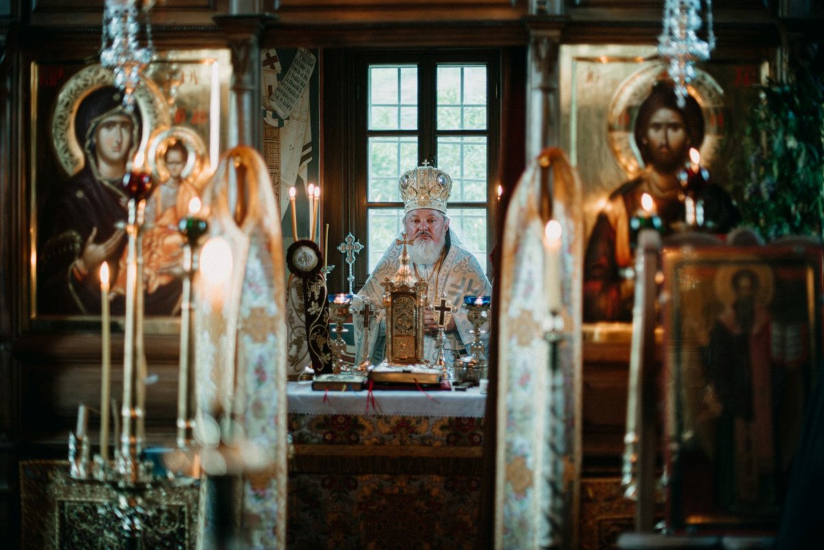 Cinstirea Sfântului Ipatie în vechea sa chinovie românească athonită 292149