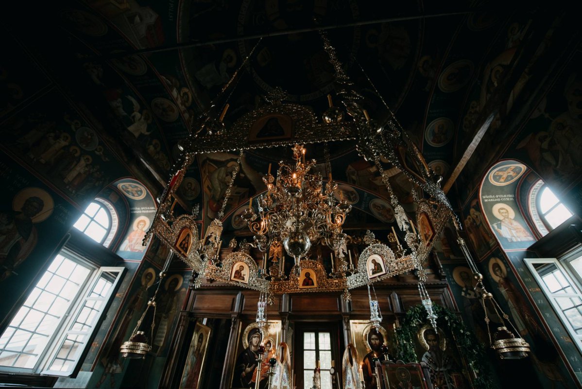 Cinstirea Sfântului Ipatie în vechea sa chinovie românească athonită 292154