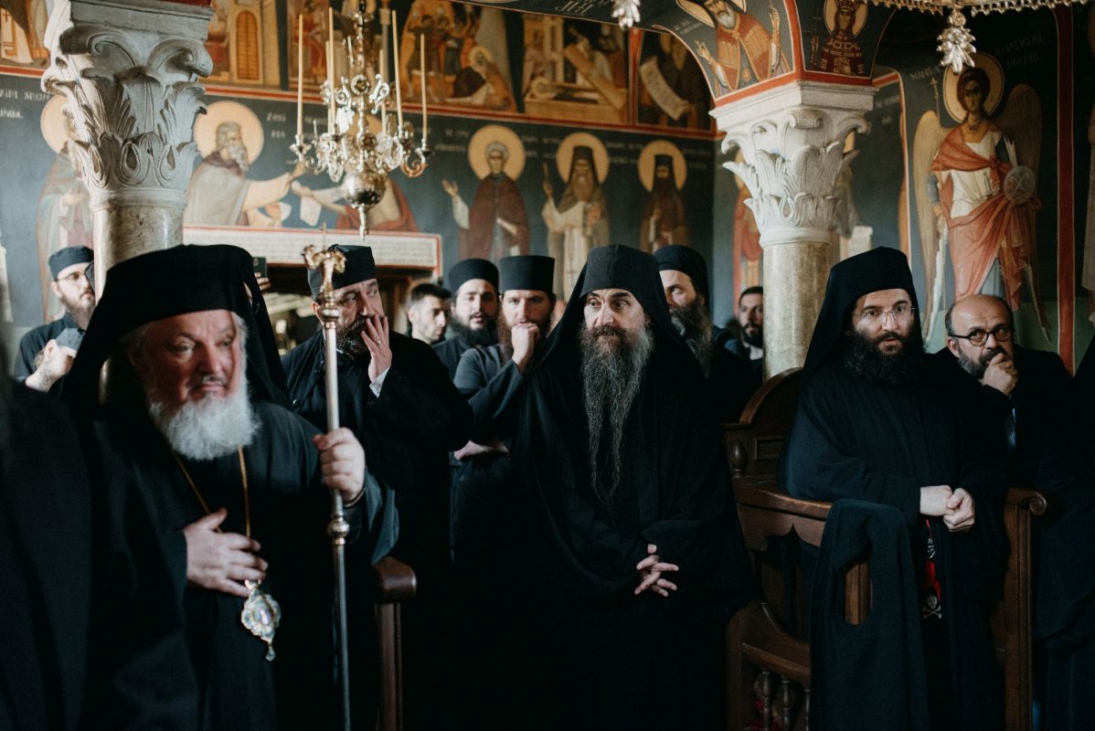 Cinstirea Sfântului Ipatie în vechea sa chinovie românească athonită 292156