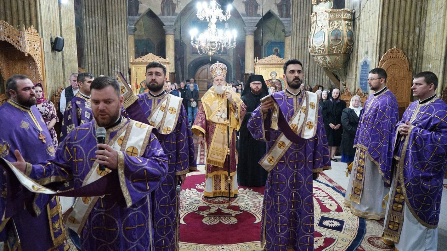 Slujire arhierească la Mănăstirea Slobozia 292110