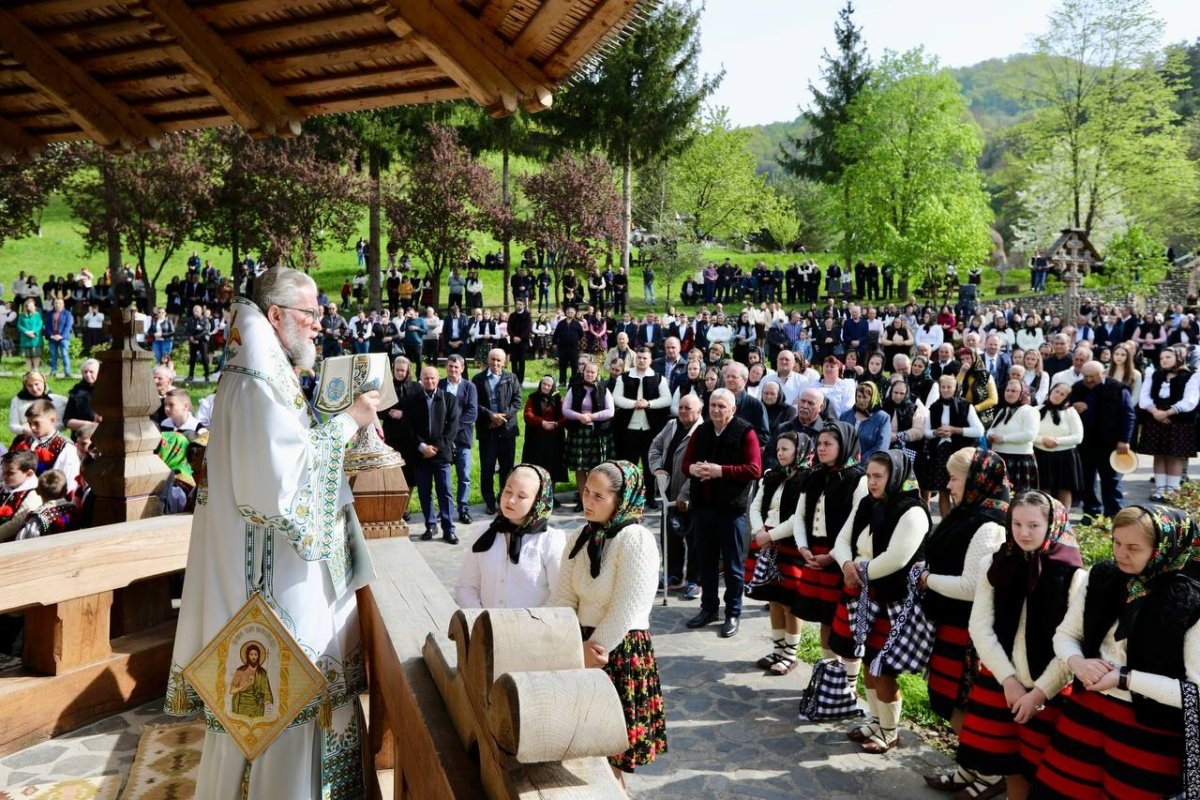 Sfânta Liturghie arhierească la Mănăstirea Bârsana, Maramureş 292221