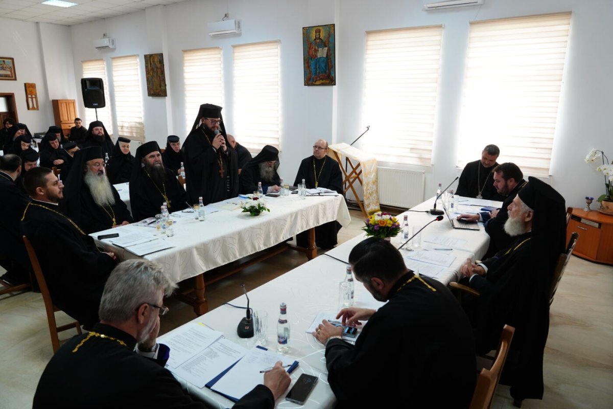 Sinaxă monahală în Arhiepiscopia Târgoviștei 292237