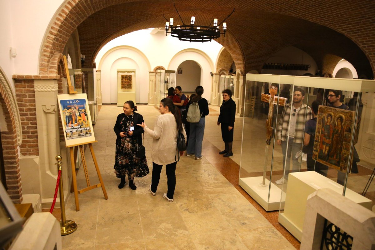 Vernisajul expoziției „Pătimirile Domnului: prin Înviere spre Pogorârea Sfântului Duh” 292358