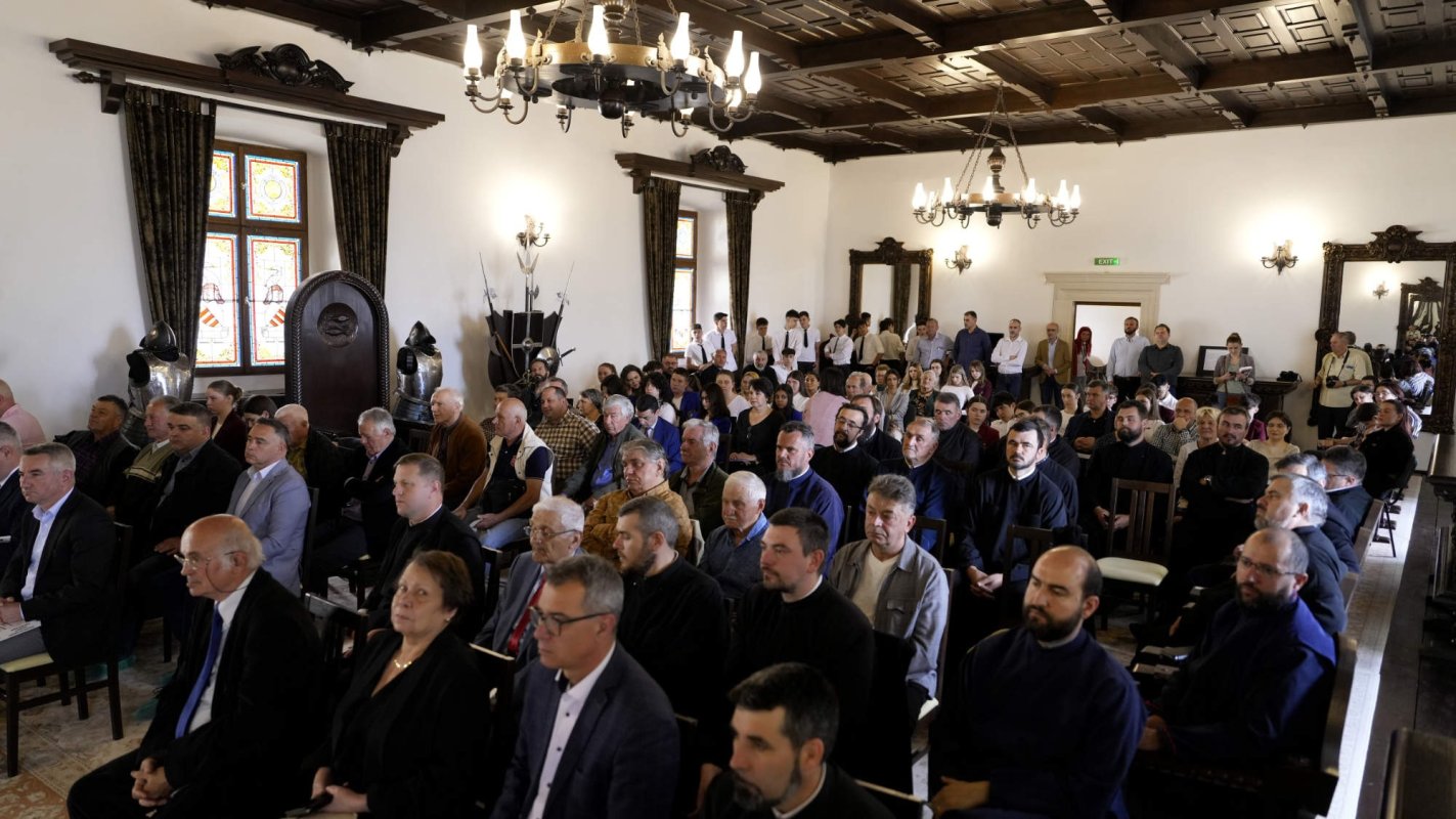 Volum apărut la Editura „Andreiana”, lansat la Făgăraș 292352