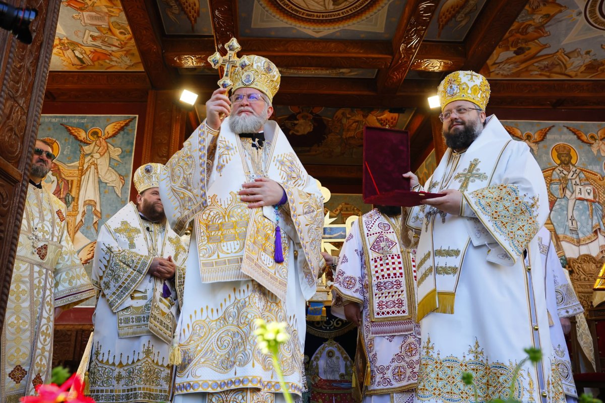 Preasfinţitul Părinte Iustin, Episcopul Maramureşului şi Sătmarului - Un ierarh dinamic şi misionar 292702