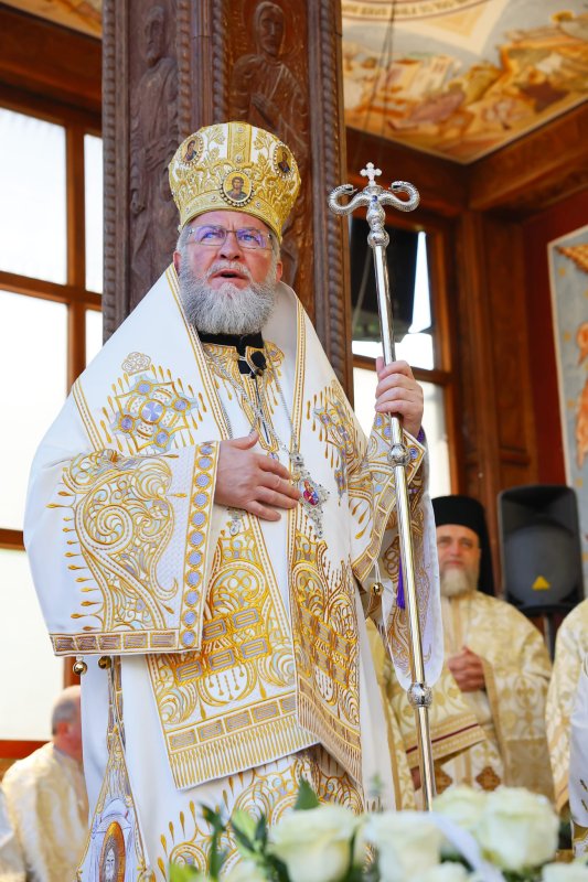 Preasfinţitul Părinte Iustin, Episcopul Maramureşului şi Sătmarului - Un ierarh dinamic şi misionar 292703