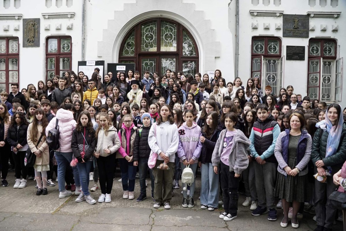 Olimpiada „Cultură şi spiritualitate românească” la Dunărea de Jos 292881