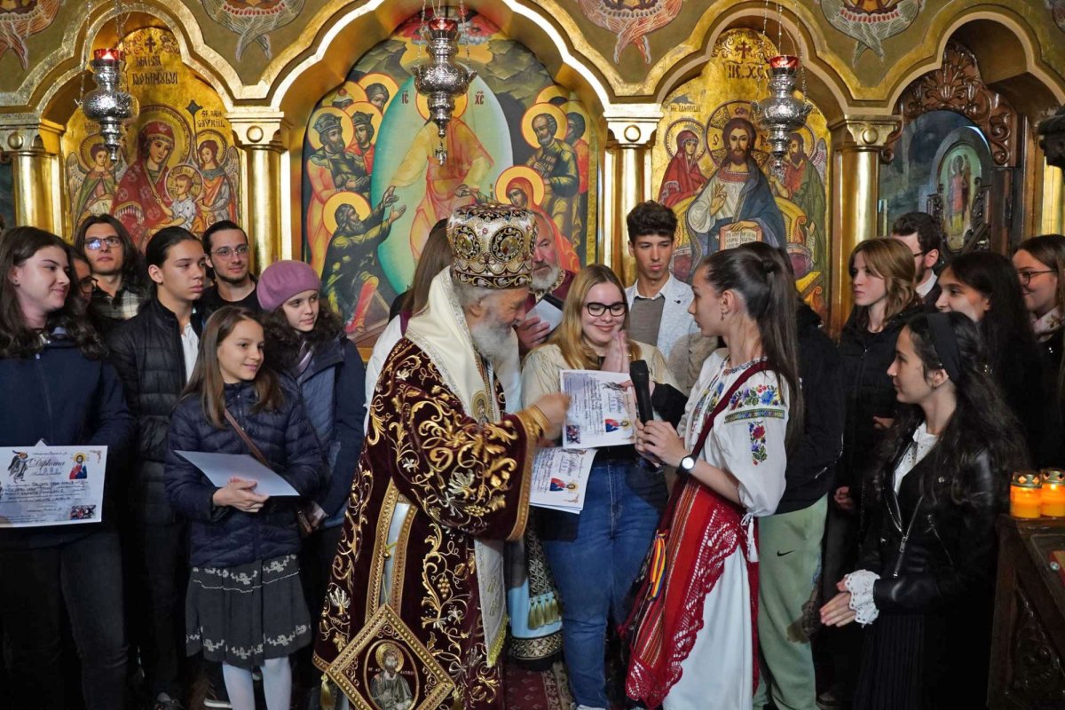 Sărbătoare luminoasă la Catedrala „Sfântul Gheorghe” din Tecuci 293190