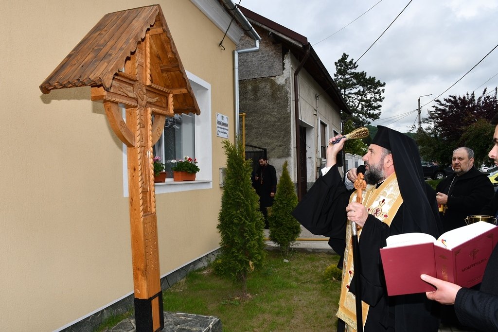 A fost sfințit așezământul de servicii sociale din Oțelu Roșu 293385