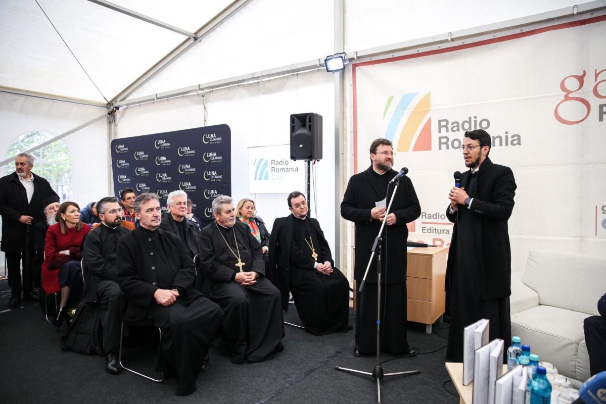 Carte dedicată părintelui Dumitru Stăniloae la Târgul de carte Gaudeamus Cluj-Napoca 293369