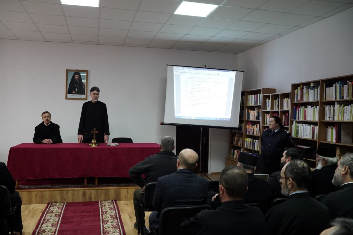 Conferinţă preoţească şi debutul programului „Ne înnoim de Sfintele Paşti” 293383