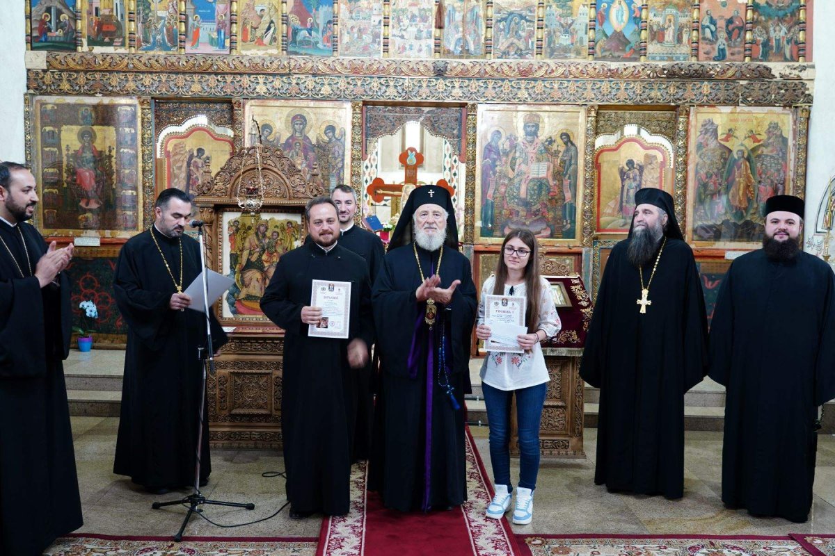 Premierea tinerilor misionari din Arhiepiscopia Târgoviștei 293403