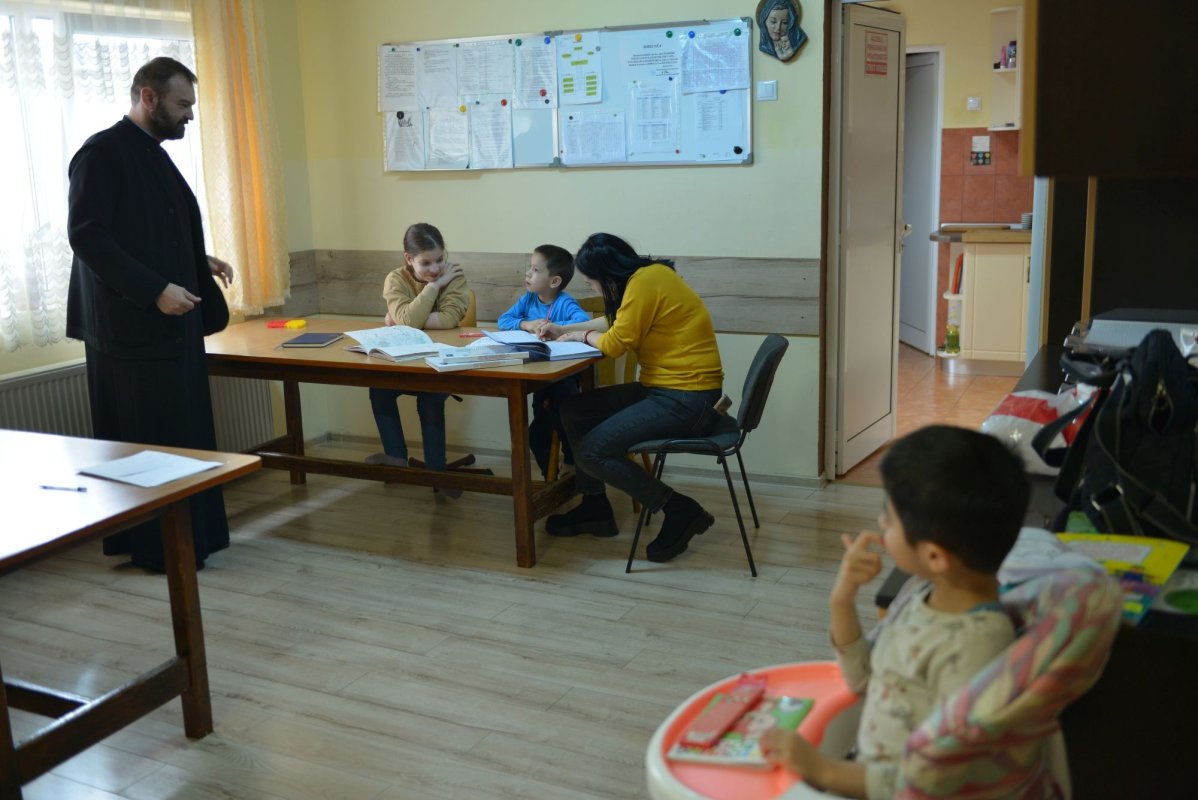 Case pline de iubire şi ajutor pentru  copiii cu dizabilităţi la Alba Iulia 292436