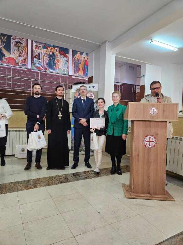 Experiențele adolescenţilor într-un eseu tematic: „Credința - izvor de tămăduire” 292463