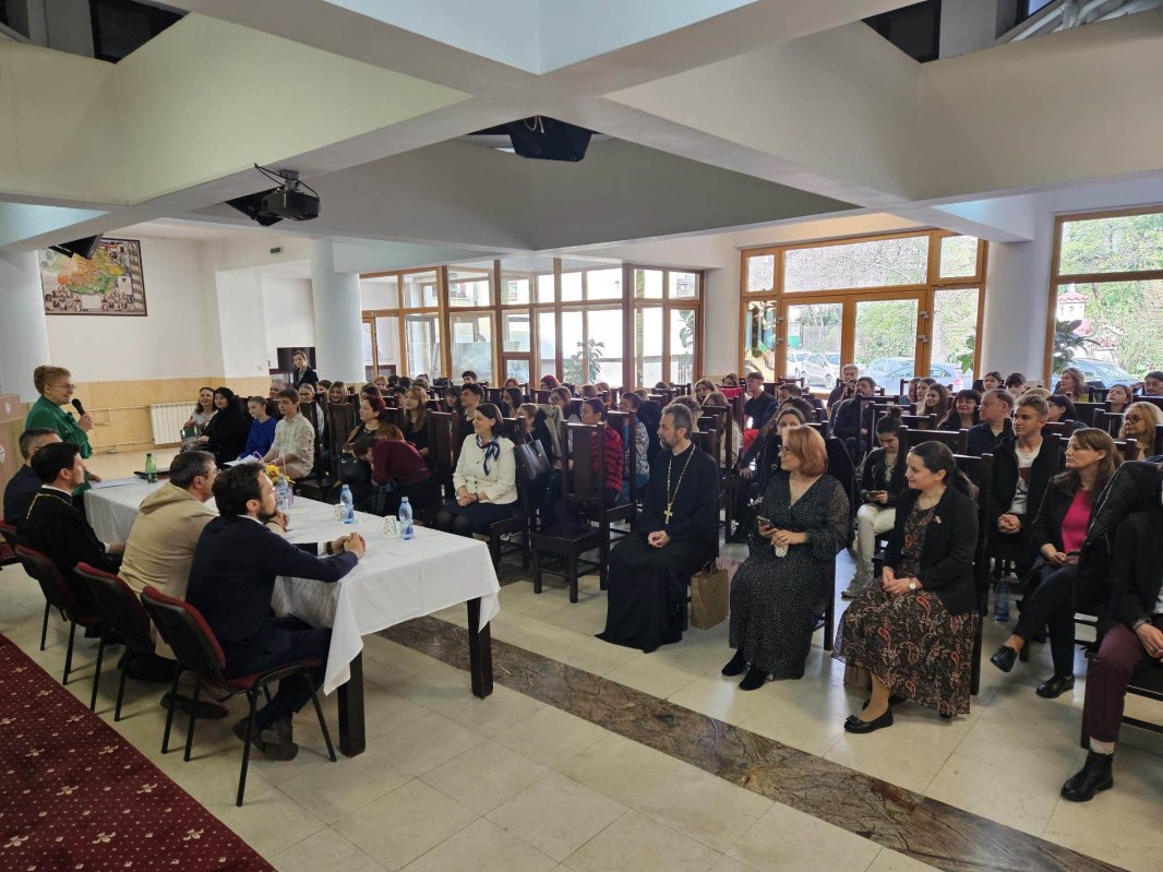 Experiențele adolescenţilor într-un eseu tematic: „Credința - izvor de tămăduire” 292466