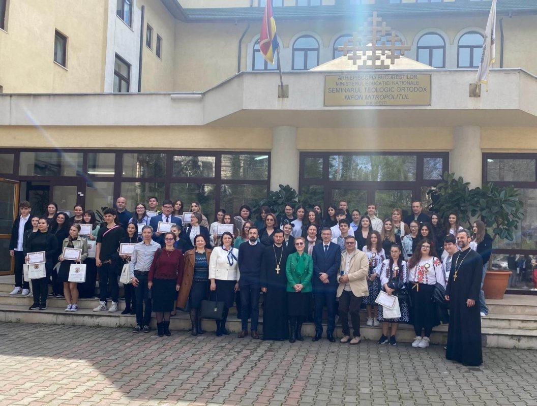 Experiențele adolescenţilor într-un eseu tematic: „Credința - izvor de tămăduire” 292472