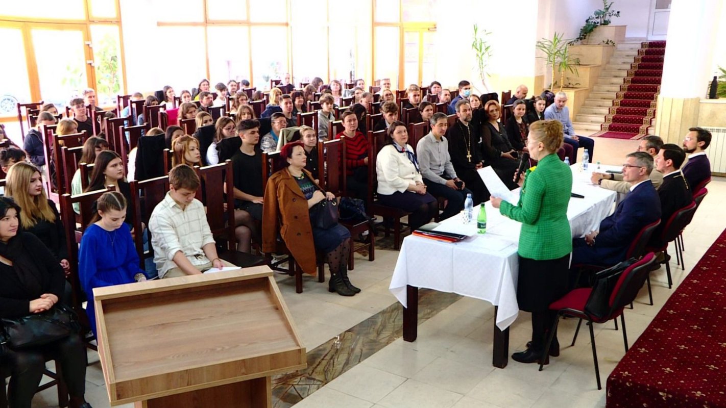 Experiențele adolescenţilor într-un eseu tematic: „Credința - izvor de tămăduire” 292473