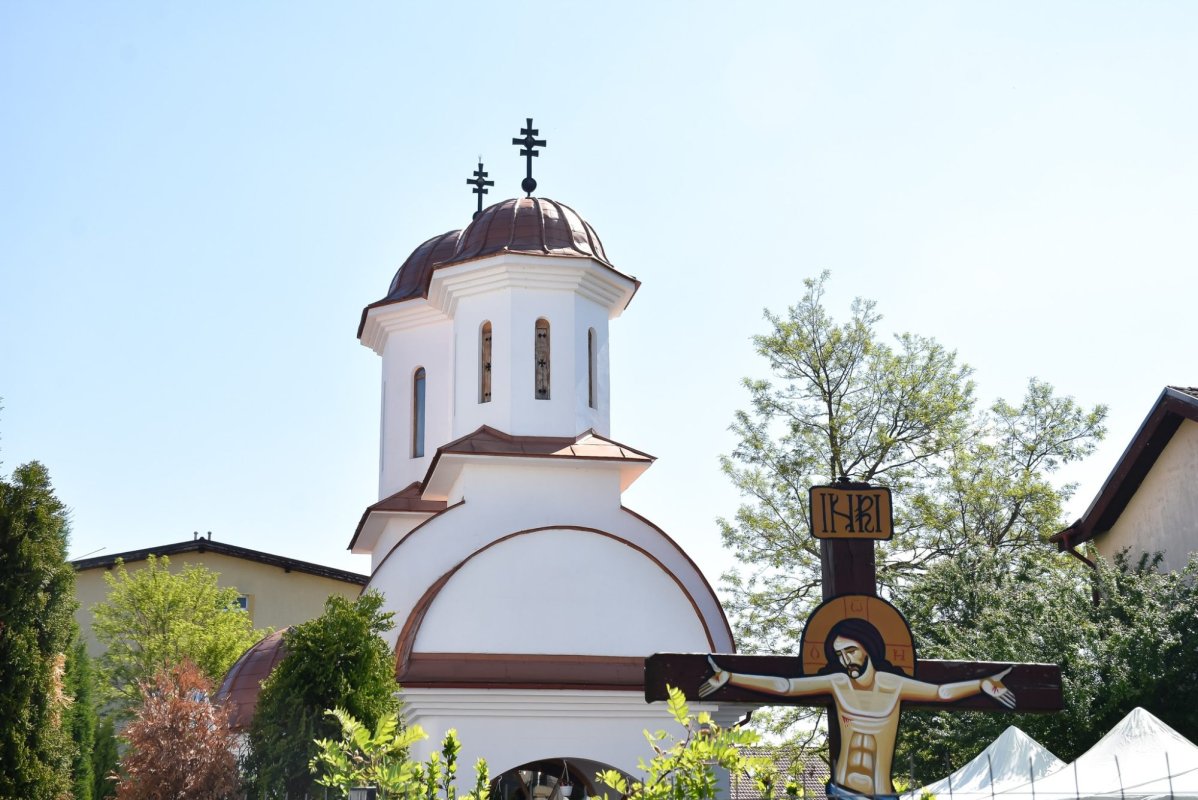 Hramul Bisericii „Intrarea Domnului în Ierusalim” din Florești 293784