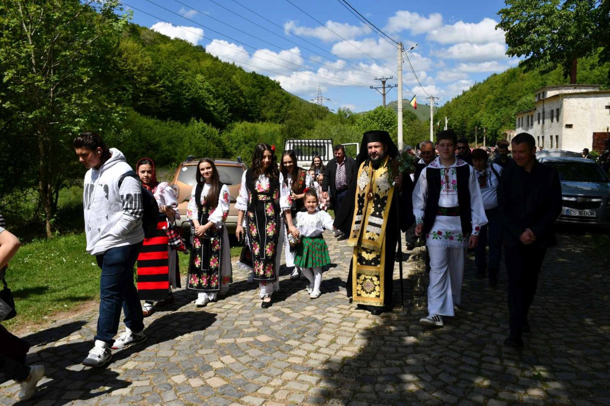 Procesiunea „Drumul Crucii” la Ciudanovița 293789