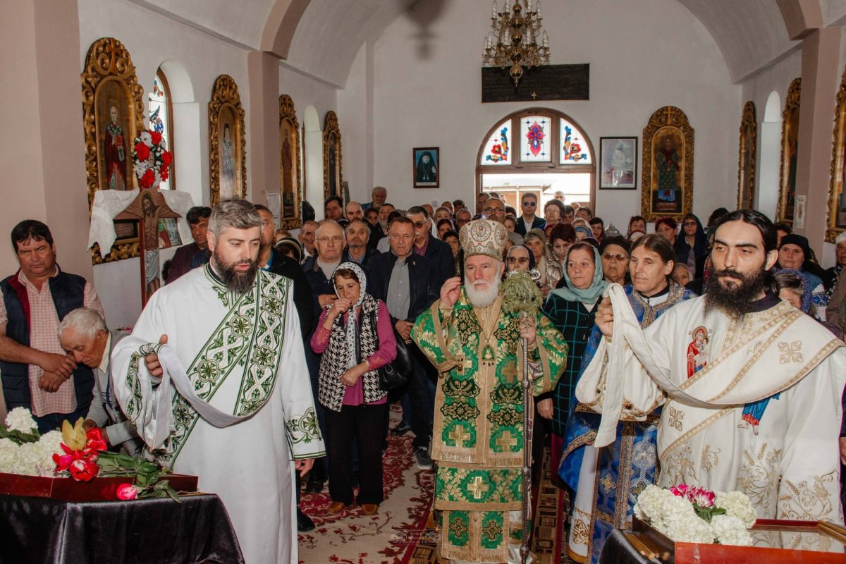 Procesiuni și slujiri de Florii în eparhii din Muntenia și Dobrogea 293870